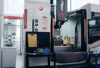 YongFeng Strengthens Mold Manufacturing with Enhanced 5-Axis Machining Capabilities